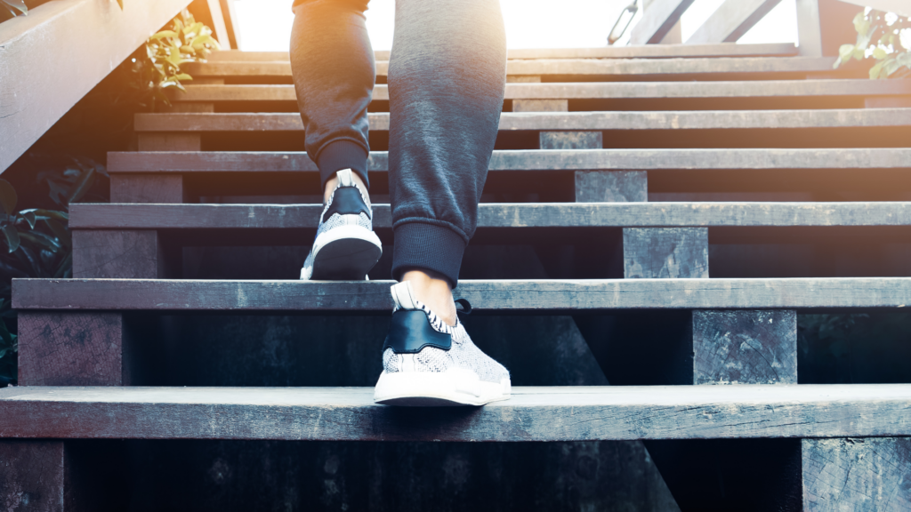 新しいキャリアへ踏み出す人の画像